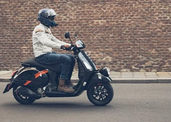 Vespa GTV 300 Roller im Test 2024 Vespa GTV 300 Roller im Test 2024