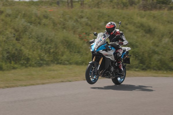 Suzuki GSX-S1000 GX Test