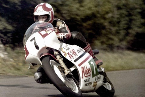 Arai feiert 40 Jahre Präsenz bei der Isle of Man TT