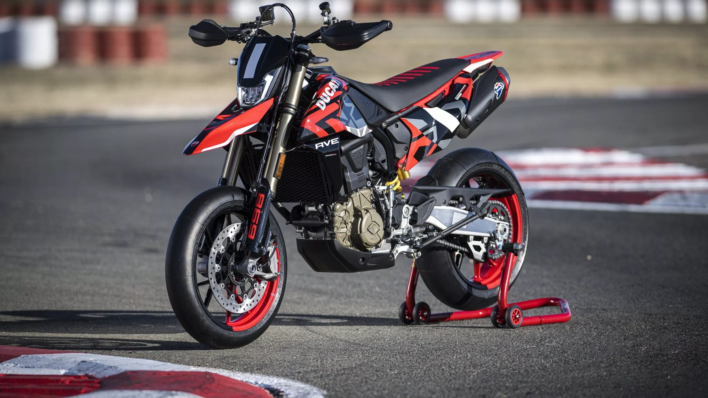 Neue leistungsstarke Supermoto Motorräder 2024 Neue leistungsstarke Supermoto Motorräder 2024