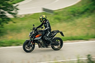 KTM 990 Duke Test - Unvernunft und Fahrspaß KTM 990 Duke Test - Unvernunft und Fahrspaß