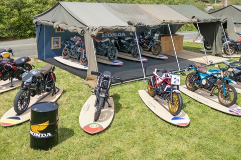 Honda CL500 Custombikes beim Wheels and Waves 2024