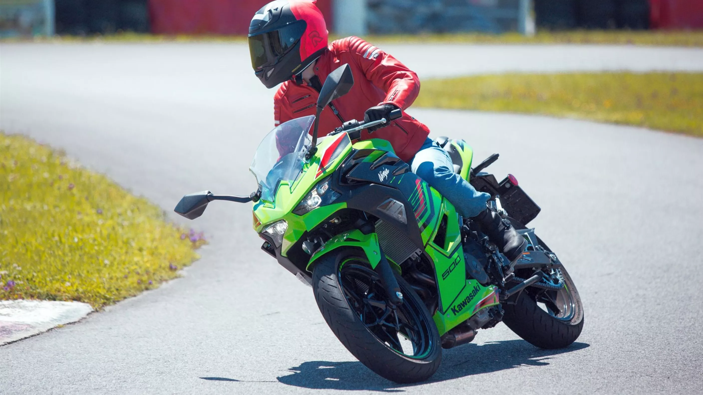 Kawasaki Ninja 500 SE Test 2024: Einsteigerfreundlicher Sportler Kawasaki Ninja 500 SE Test 2024: Einsteigerfreundlicher Sportler