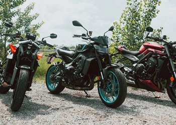 KTM 990 Duke vs Yamaha MT-09 vs Triumph Street Triple RS KTM 990 Duke vs Yamaha MT-09 vs Triumph Street Triple RS