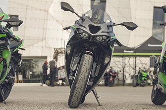 Kawasaki Ninja ZX-4RR vs. ZX-6R vs. ZX-10R 2024 Kawasaki Ninja ZX-4RR vs. ZX-6R vs. ZX-10R 2024