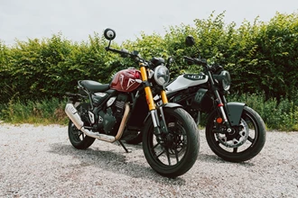 Husqvarna Vitpilen 401 vs. Triumph Speed 400 Husqvarna Vitpilen 401 vs. Triumph Speed 400