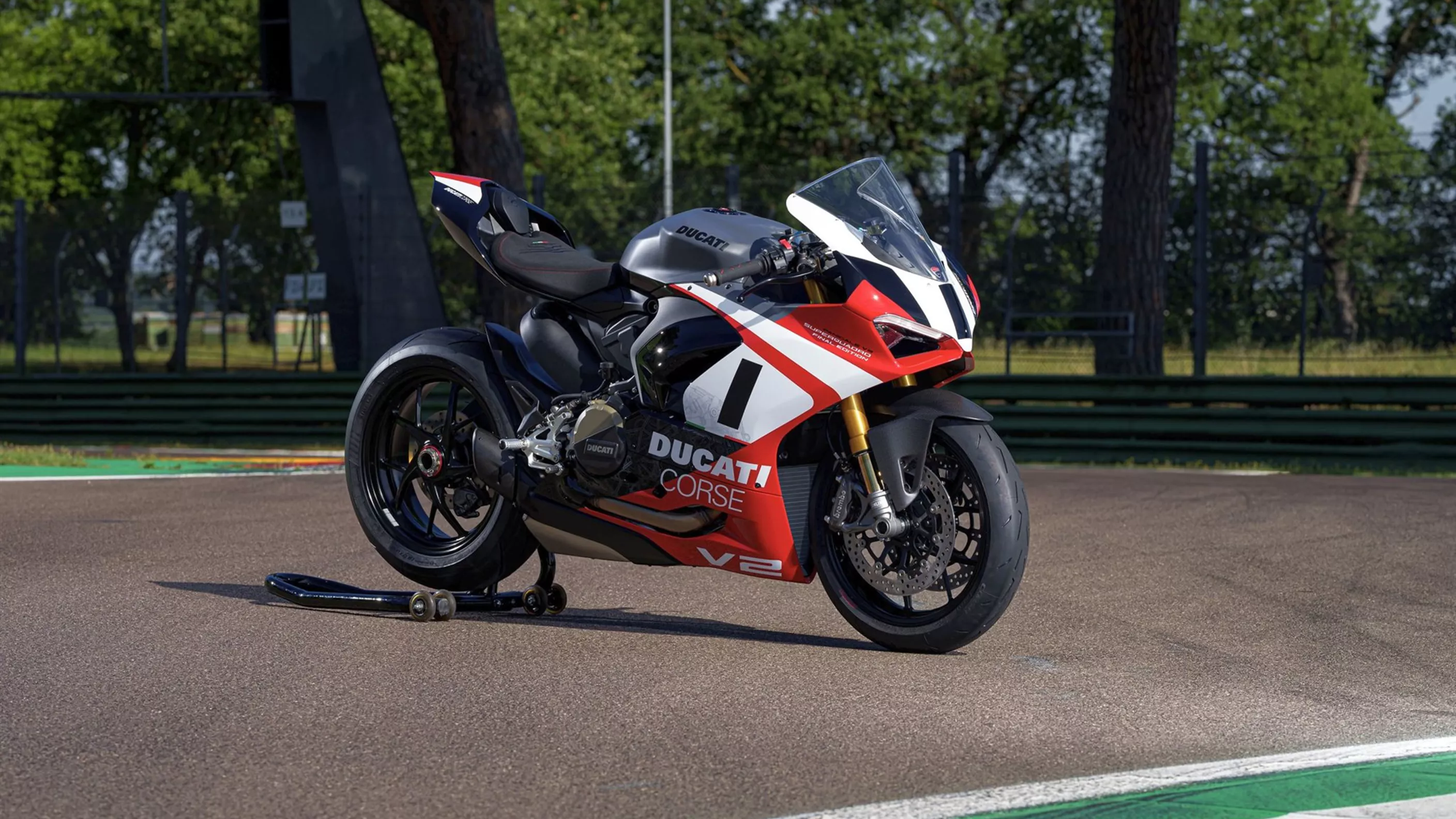 Ducati Panigale V2 Superquadro Final Edition 2024 Ducati Panigale V2 Superquadro Final Edition 2024