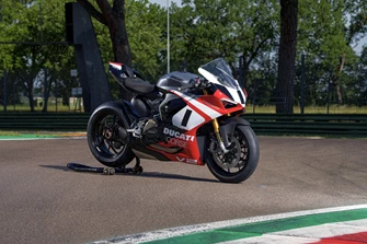 Ducati Panigale V2 Superquadro Final Edition 2024 Ducati Panigale V2 Superquadro Final Edition 2024