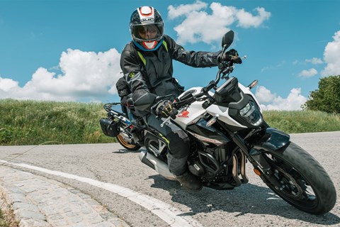 Motorradfahren lernen - wie schräg darf ich fahren?