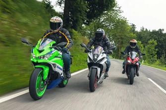 Kawasaki Ninja ZX-4RR vs. Suzuki GSX-8R vs. Triumph Daytona Kawasaki Ninja ZX-4RR vs. Suzuki GSX-8R vs. Triumph Daytona