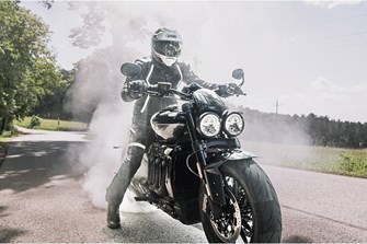 "Imageträger? Das ist unser lukrativstes Motorrad!" "Imageträger? Das ist unser lukrativstes Motorrad!"