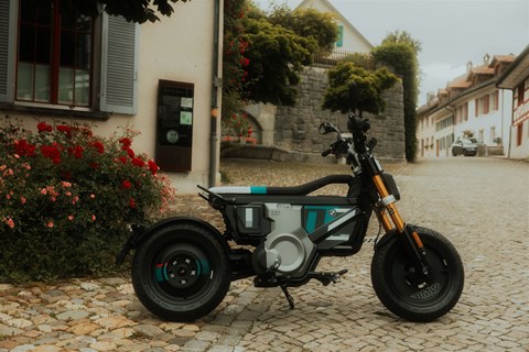 BMW CE 02 - Alltagstest in Zürich