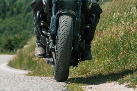 Motorradfahren lernen - die Straße richtig lesen!