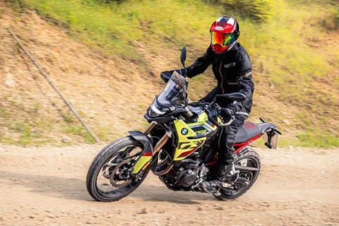 BMW F 900 GS im 1000PS Offroad Test 2024 BMW F 900 GS im 1000PS Offroad Test 2024