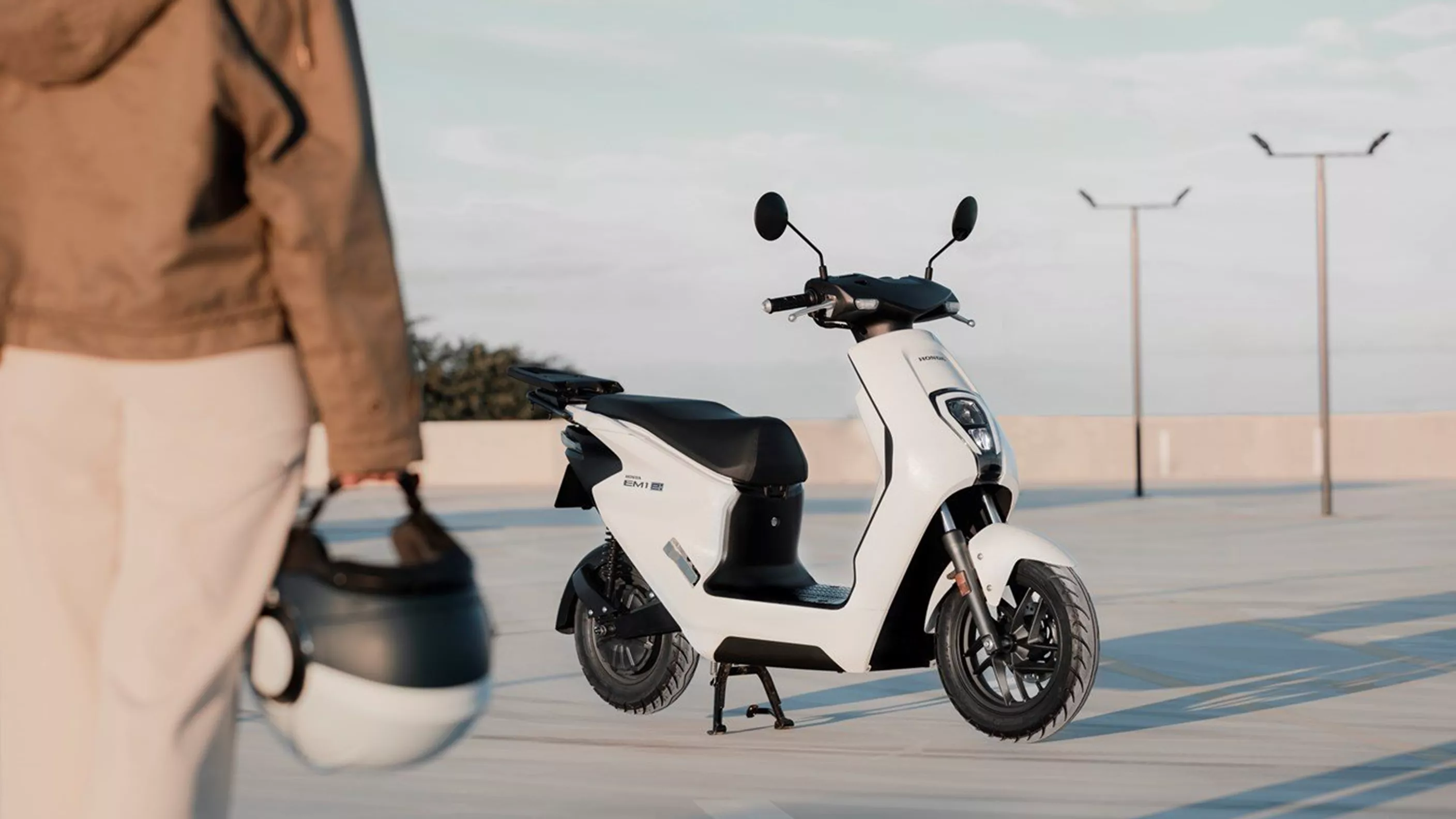 Honda EM1 e: – Az elso európai elektromos Honda moped Honda EM1 e: – Az elso európai elektromos Honda moped