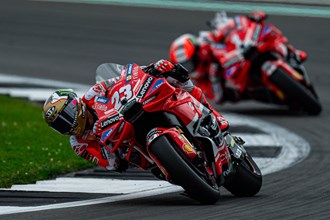 MotoGP Silverstone 2024 - Überraschungsdoppel beim Retro-Rennen MotoGP Silverstone 2024 - Überraschungsdoppel beim Retro-Rennen