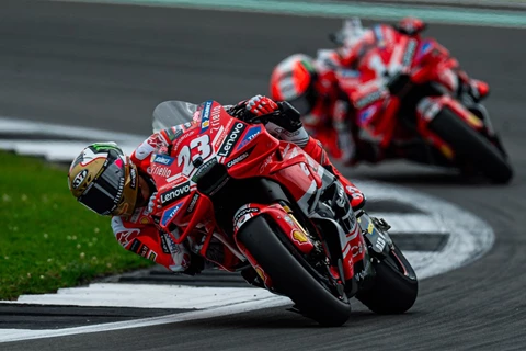 MotoGP Silverstone 2024 - Überraschungsdoppel beim Retro-Rennen MotoGP Silverstone 2024 - Überraschungsdoppel beim Retro-Rennen