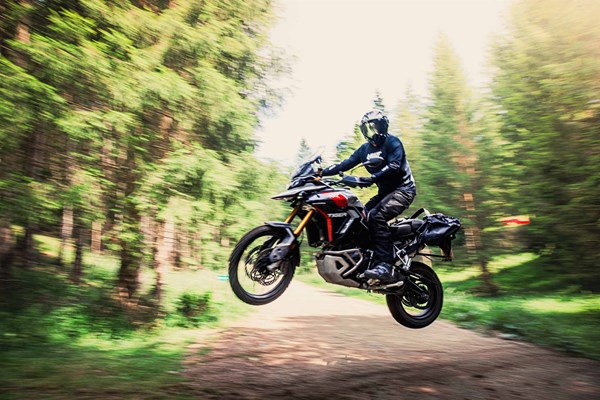 Triumph Tiger Rally Pro im 1000PS Offroad Test 2024