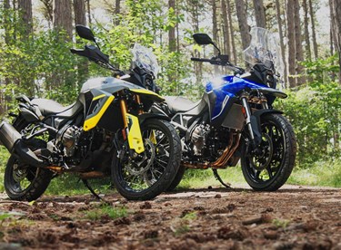 Bruderduell: Suzuki V-Strom 800 vs. V-Strom 800 DE
