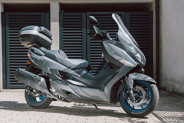 Suzuki Burgman 400 - der Maxi-Scooter im Dauertest 2024