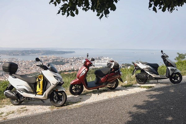 Low Budget Motorradurlaub: Mit 125er Rollern ans Meer