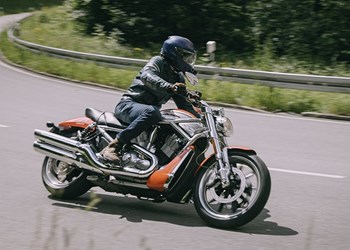 Harley-Davidson V-Rod VRSCR Street Rod Gebrauchtberatung & Test Harley-Davidson V-Rod VRSCR Street Rod Gebrauchtberatung & Test