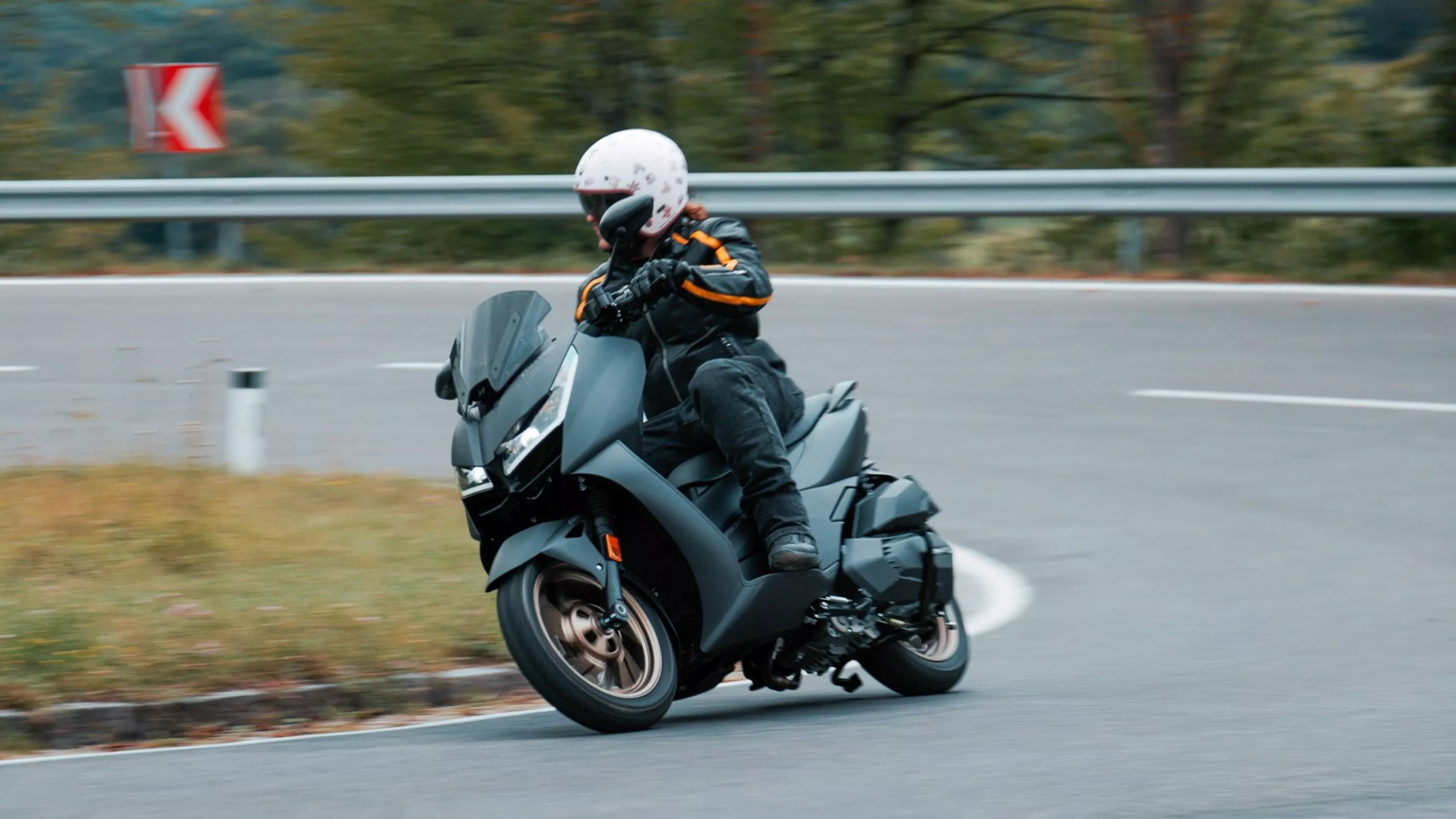 Prawdziwa okazja! Test skutera Zontes 125D 2024 Prawdziwa okazja! Test skutera Zontes 125D 2024