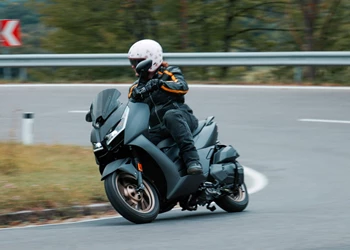 Ein echtes Schnäppchen! Zontes 125D Roller Test 2024 Ein echtes Schnäppchen! Zontes 125D Roller Test 2024