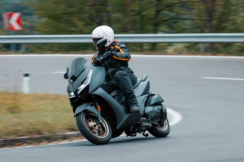 Ein echtes Schnäppchen! Zontes 125D Roller Test 2024 Ein echtes Schnäppchen! Zontes 125D Roller Test 2024