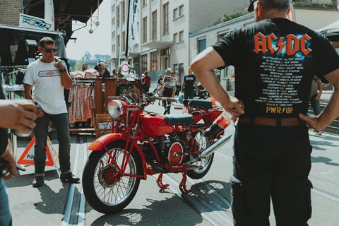 Erfolgreicher TÖFFTRÄFF 2024 begeistert 2’300 Biker im Kemptthal