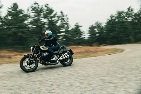 BMW R12 im Test – Überraschung auf der Balkan Rally 2024 BMW R12 im Test – Überraschung auf der Balkan Rally 2024