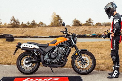 Honda CL500 im Rundenzeit-Test: Retro-Charme trifft Fahrspaß