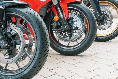 Motorradfahren lernen - die richtigen Reifen für dein Motorrad