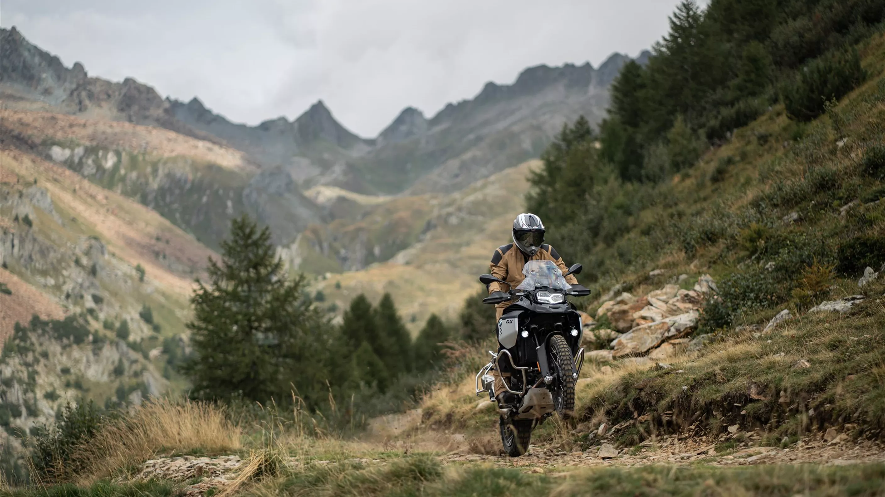 FOX Adventure Kombis: Test motocyklových textilních kombinéz FOX Adventure Kombis: Test motocyklových textilních kombinéz