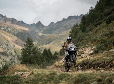 FOX Adventure Kombis: Motorrad Textilkombi Test