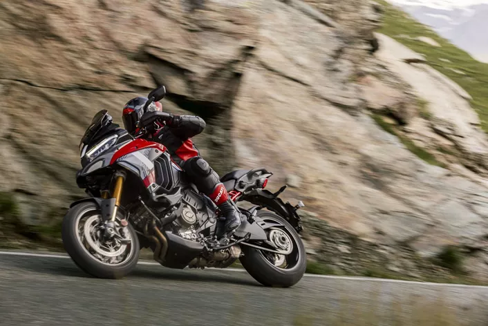 The Ducati Multistrada V4 Pikes Peak 2025 is the sport-oriented variant of the Multistrada V4, specifically designed for riders who appreciate more dynamic performance and precise handling on twisty roads. For 2025, it receives a comprehensive update.