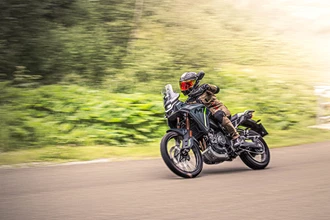 CFMOTO 450 MT im Test: Leichtgewichtige Reiseenduro für A2-Fahrer CFMOTO 450 MT im Test: Leichtgewichtige Reiseenduro für A2-Fahrer