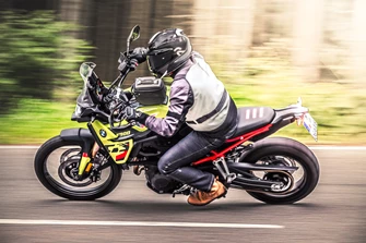 BMW F 900 GS 2024 Test: Auch auf der Landstraße gut? BMW F 900 GS 2024 Test: Auch auf der Landstraße gut?