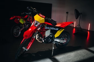 Neue Retro-Sonderedition: GASGAS EC 300 GP 2025 Neue Retro-Sonderedition: GASGAS EC 300 GP 2025