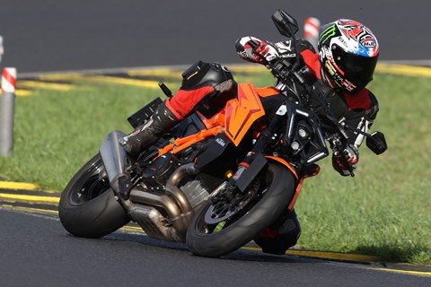 KTM 1390 Super Duke R Test am Pannoniaring