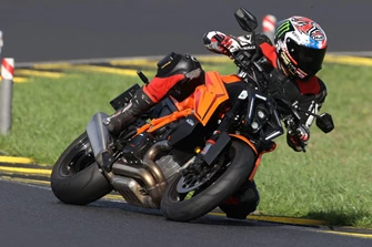 KTM 1390 Super Duke R Test am Pannoniaring KTM 1390 Super Duke R Test am Pannoniaring