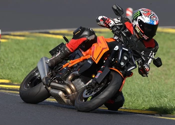 KTM 1390 Super Duke R Test am Pannoniaring KTM 1390 Super Duke R Test am Pannoniaring