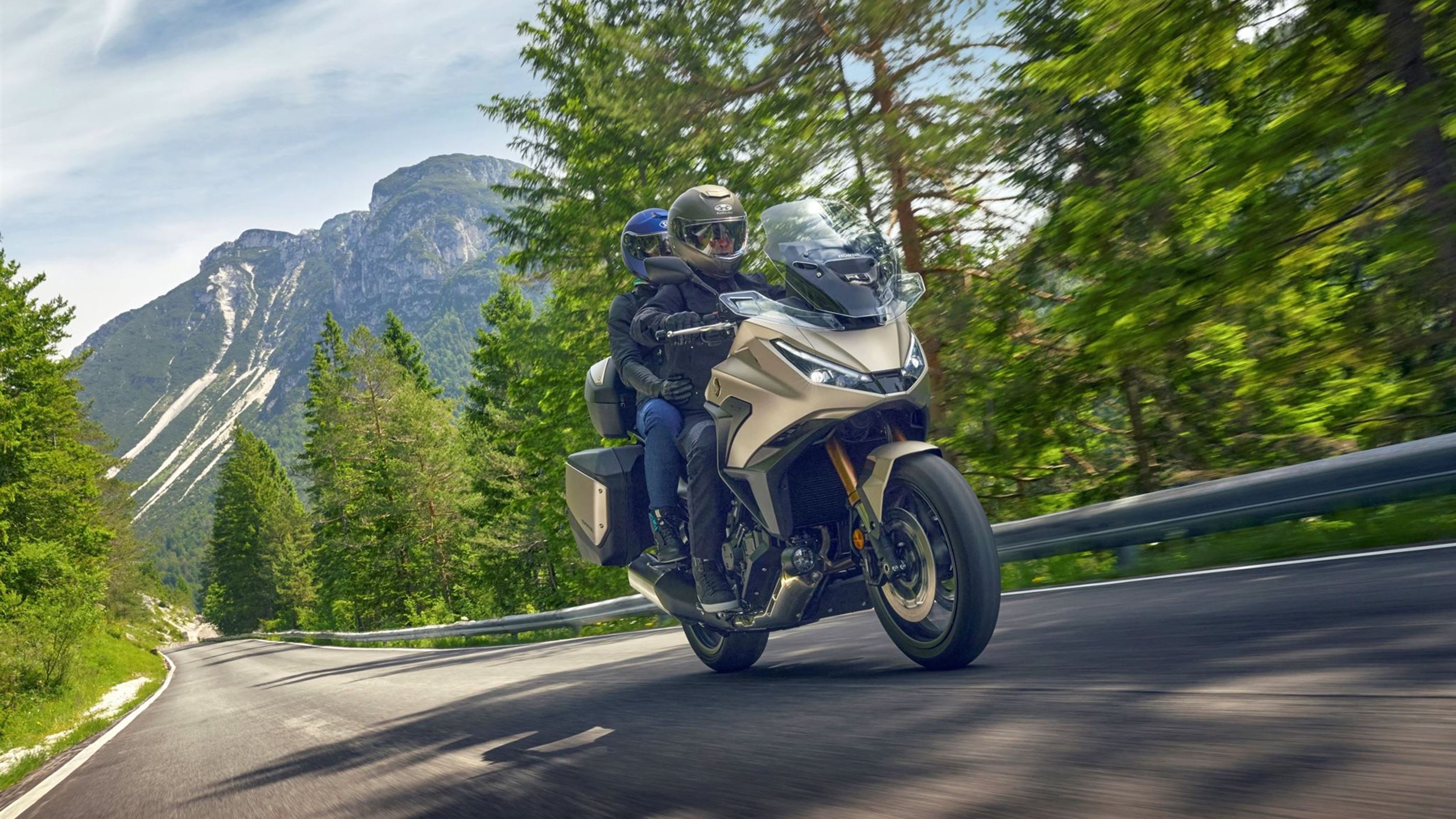 NUOVA Honda NT1100 2025: IMU, sospensioni elettroniche e altro ancora! NUOVA Honda NT1100 2025: IMU, sospensioni elettroniche e altro ancora!