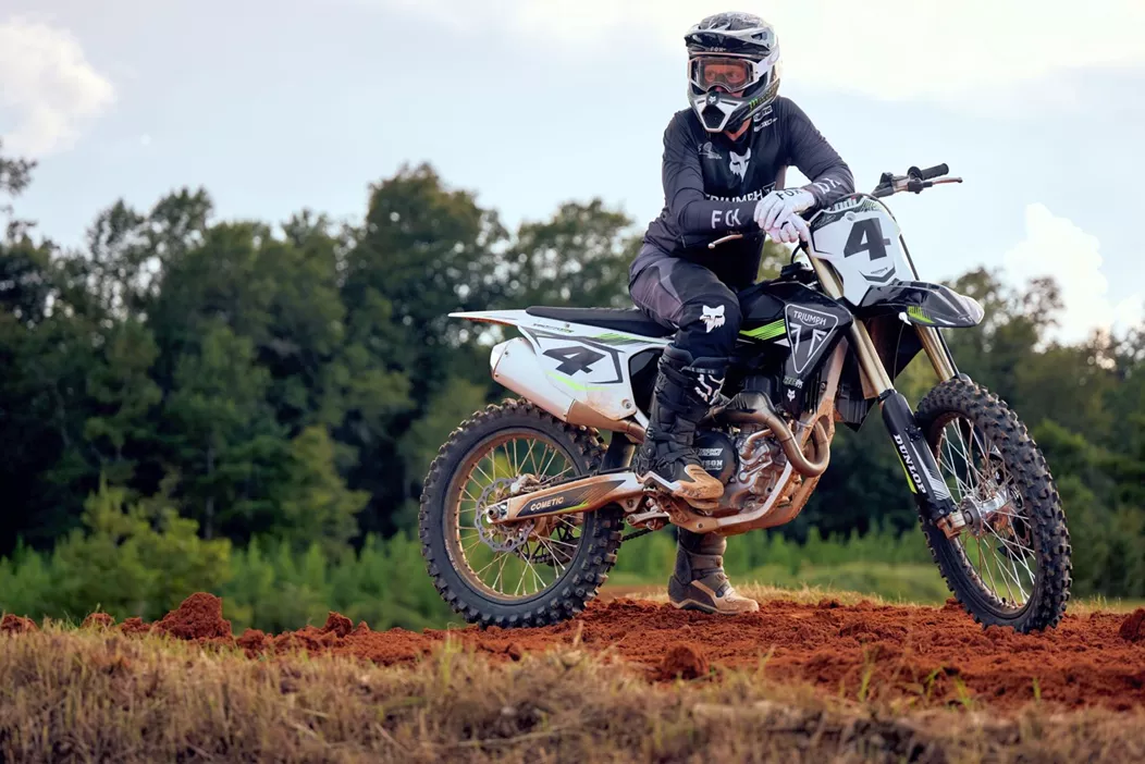 With the presentation of the TF 450-RC Edition, Triumph enters a new chapter in the motocross segment. The manufacturer takes the leap into the 450cc class and expands its lineup with a bike developed in close collaboration with one of the sport's biggest personalities, Ricky Carmichael.