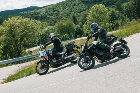 Motorradfahren lernen - Anpassung an die Straßenoberfläche Motorradfahren lernen - Anpassung an die Straßenoberfläche