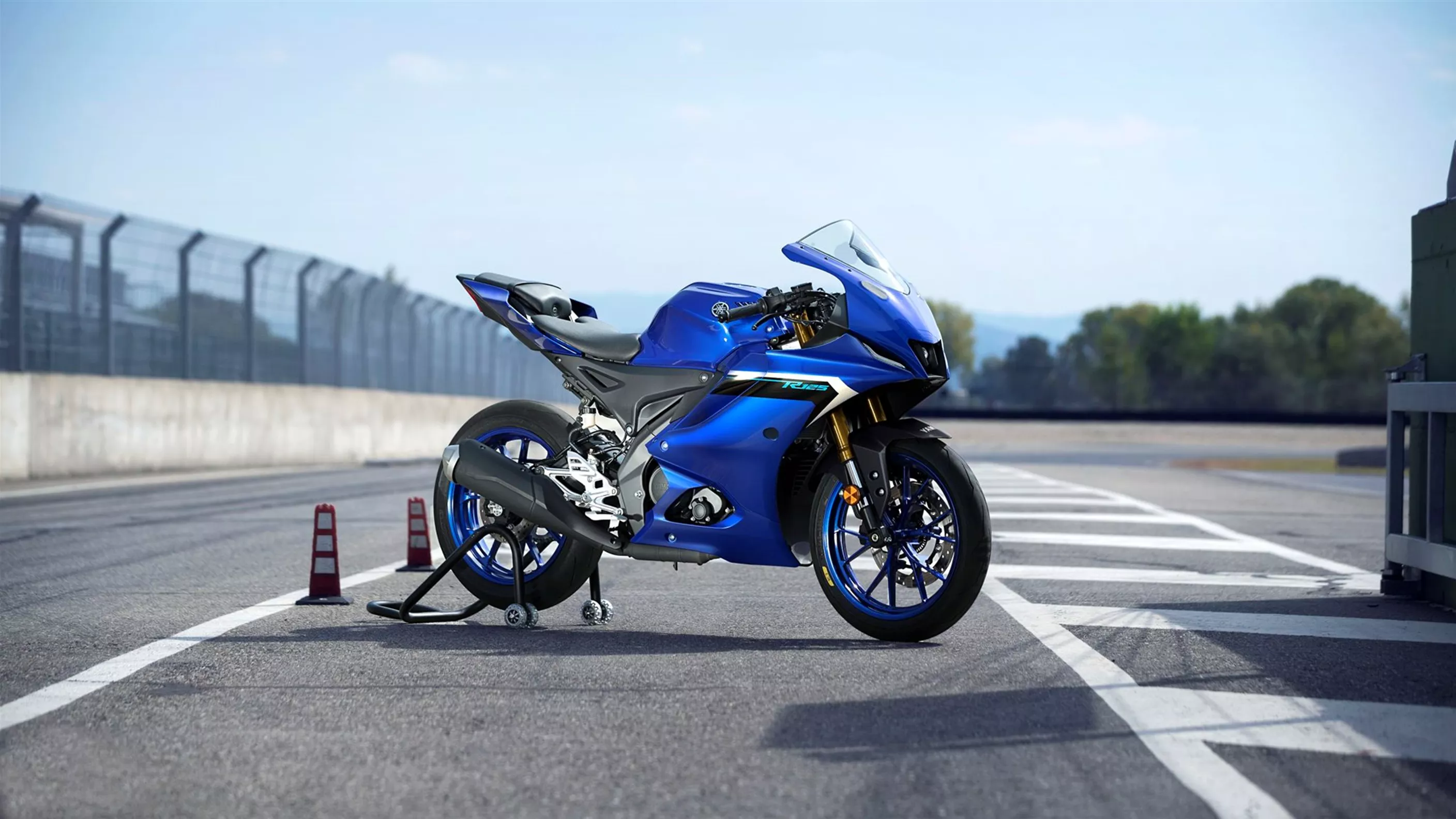 Yamaha R125, 2025 için yeni renklerde Yamaha R125, 2025 için yeni renklerde