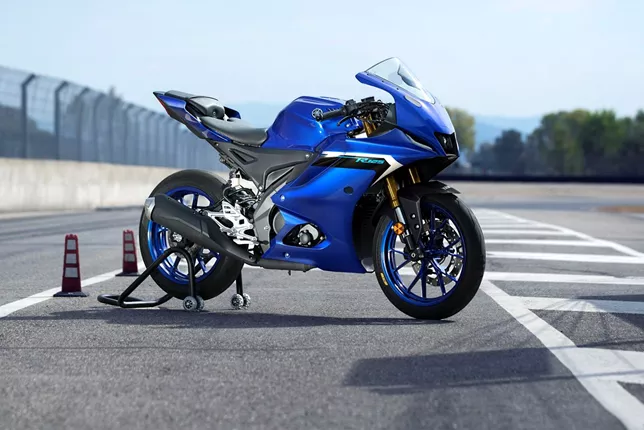 Yamaha R125 2025 - technical data, prices, reviews