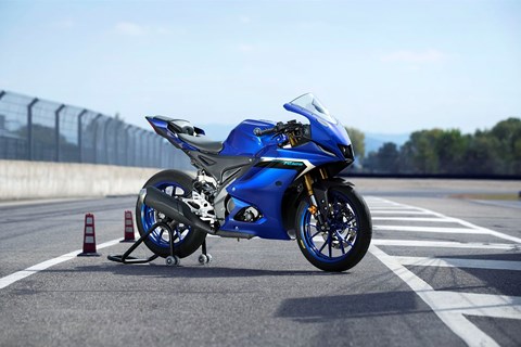 Yamaha R125 in neuen Farben für 2025
