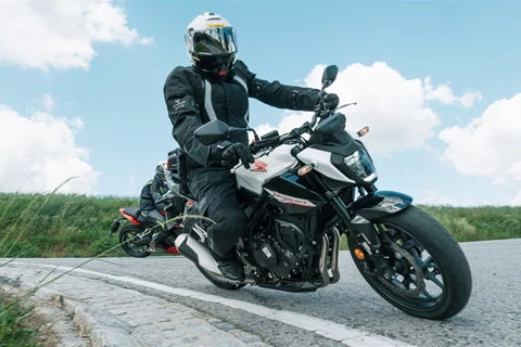 Motorradfahren lernen - professionelle Tipps! Motorradfahren lernen - professionelle Tipps!