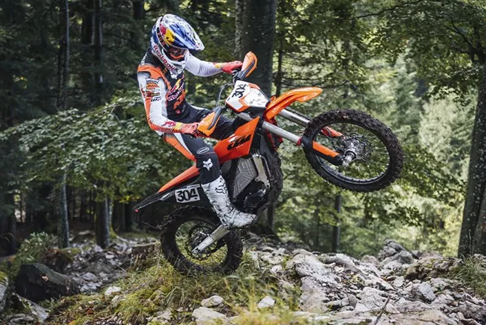 Ten years after the initial presentation of the electric FREERIDE concept, the completely revamped KTM FREERIDE E 2025 takes the next step towards e-mobility in the off-road sector.